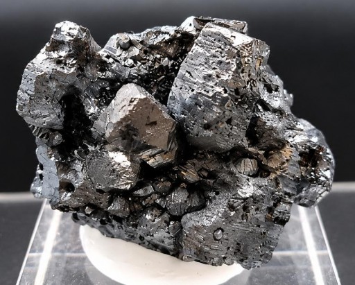 Hematites, Hormuz Island, Qeshm County, Hormozgan Province, Irán. Medidas: 3x2,5x2,5cm.