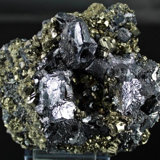 Pirita con galena, Concepción del Oro, Zacatecas, México. Medidas: 14.5x12x6cm. [0]