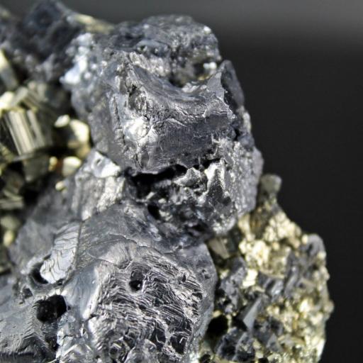Pirita con galena, Concepción del Oro, Zacatecas, México. Medidas:  9.5x7x3.5cm. [2]