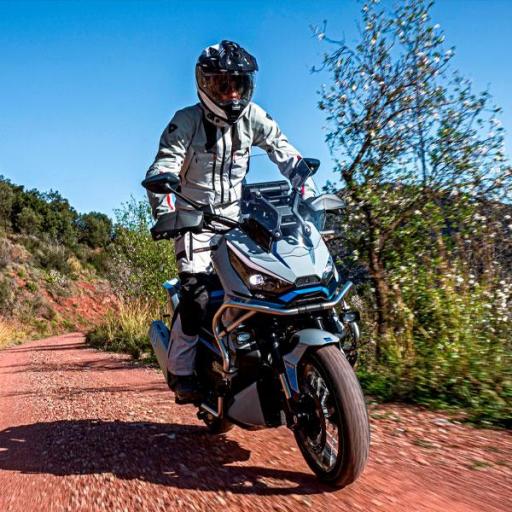  Zontes 368G: El Scooter Crossover que Rompe las Reglas [4]