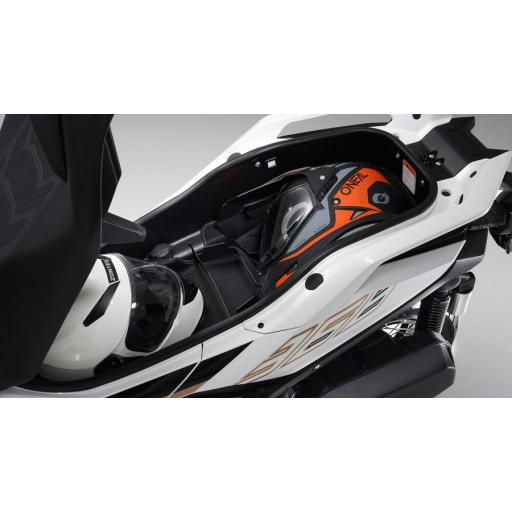  Zontes 368G: El Scooter Crossover que Rompe las Reglas [7]