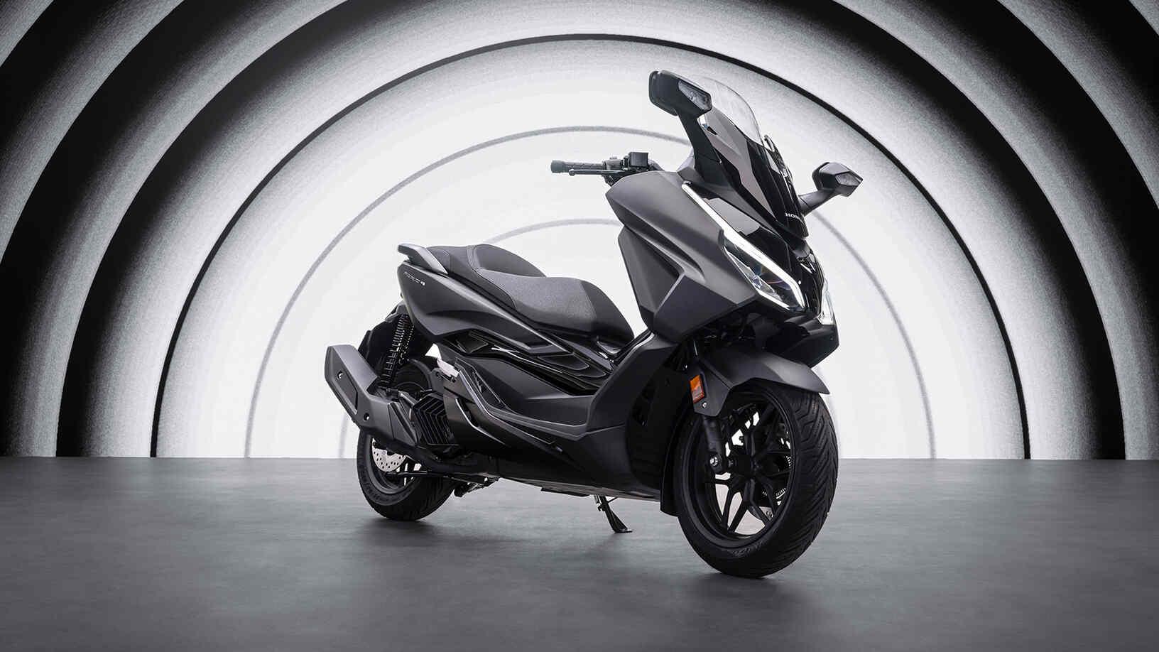Honda Forza 125 - La Referencia del Lujo Urbano