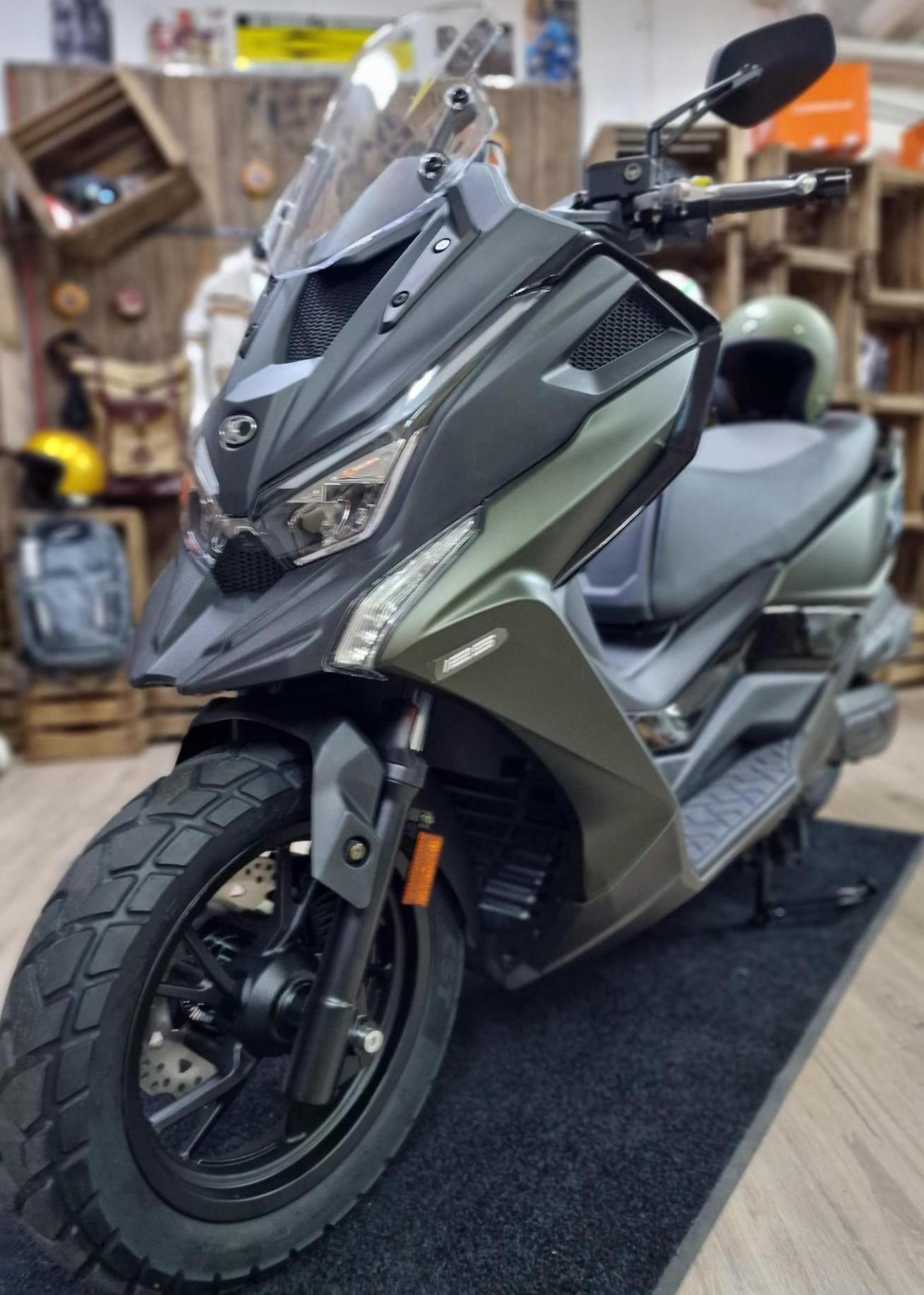 Nuestro GARAJE -Scooters y Motos Nuevas  