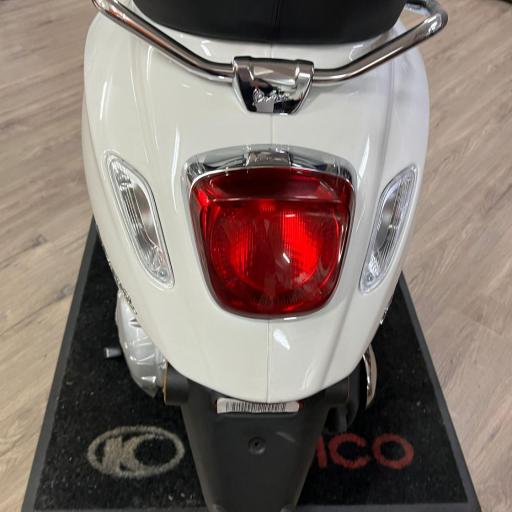 Vespa Sprint 125 Blanca KM0 [3]