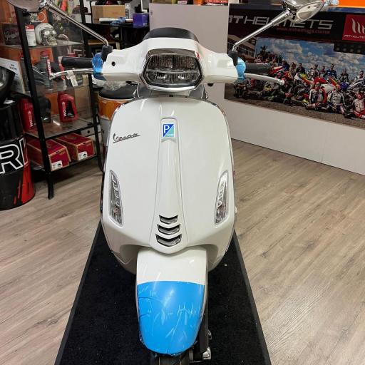 Vespa Sprint 125 Blanca KM0 [1]