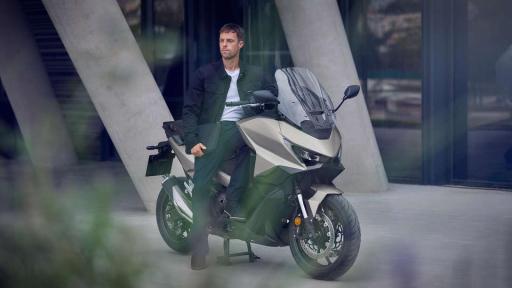 Honda Forza 750 - El Liderazgo Hecho Moto [2]