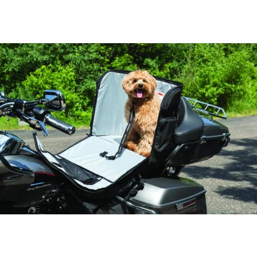 Kuryakyn Pet Palace Titan: El Trono de 78L para tu Mejor Amigo [2]