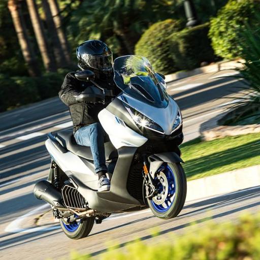 Zontes E125: Clase Business para tus trayectos diarios