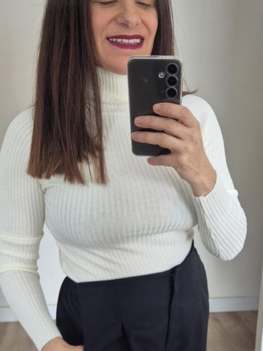 Básico Cuello Blanco