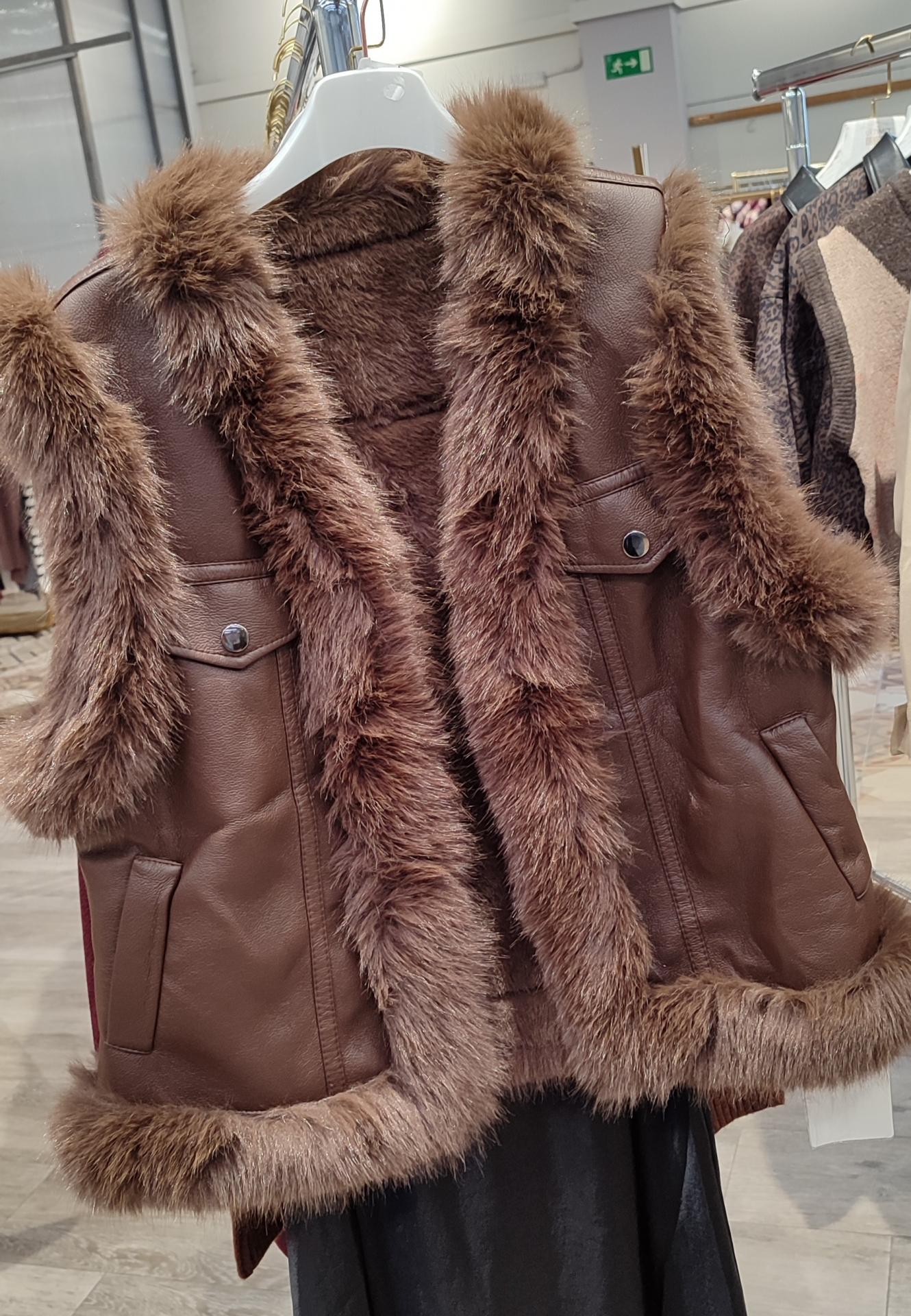 Chaleco Polipiel y pelito