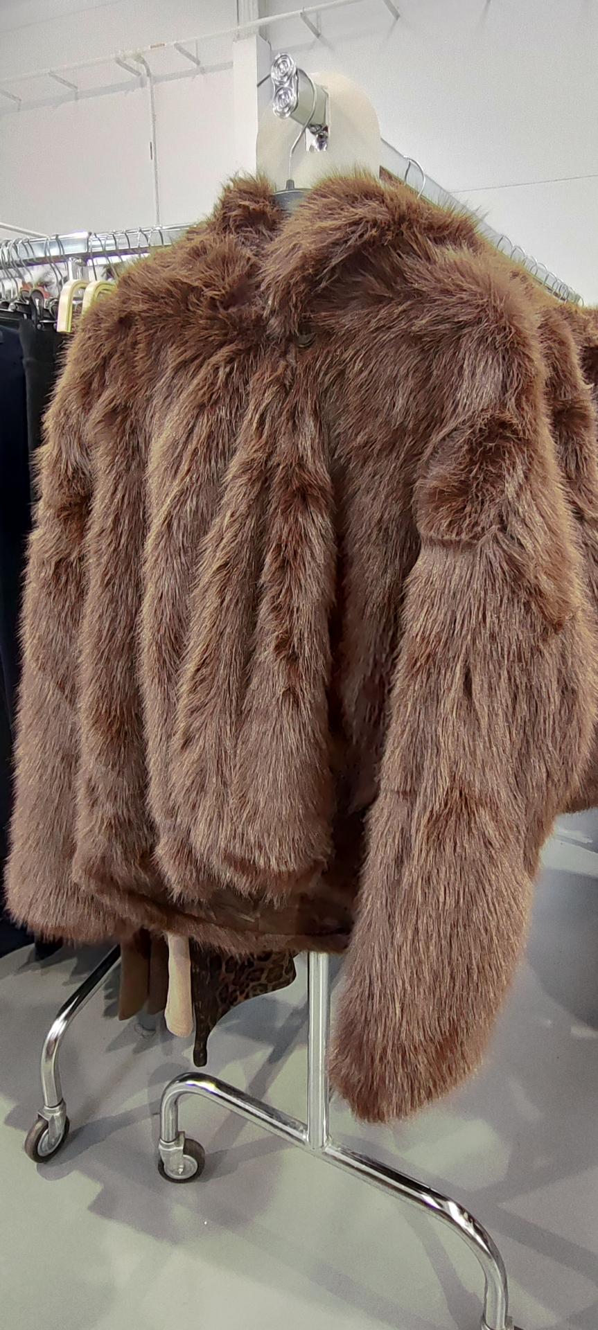 Chaqueta Pelito Capucha