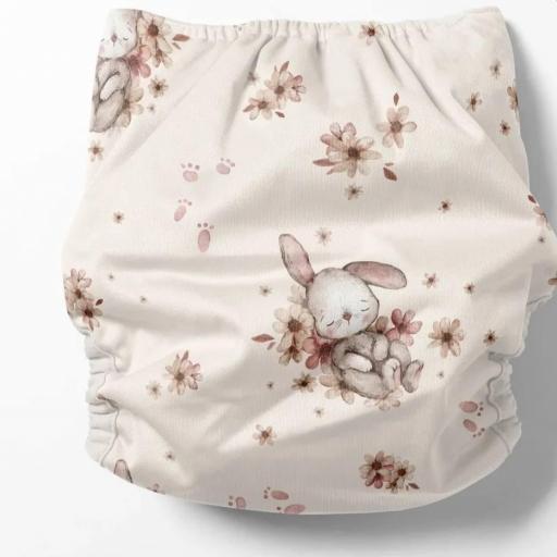 CONEJITA SOBRE FLORES BLANCO   (  en 10 tejidos distintos )  [1]