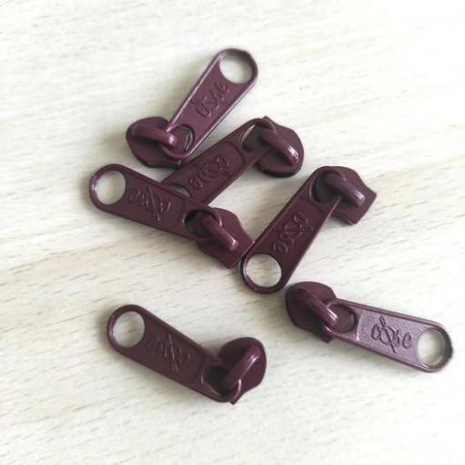 CURSOR PARA CREMALLERA NYLON DE 5 mm HENNA 