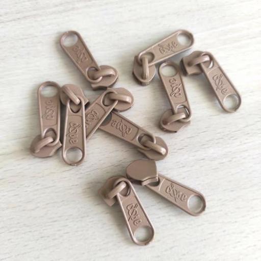 CURSOR PARA CREMALLERA NYLON DE 5 mm CASTOR 