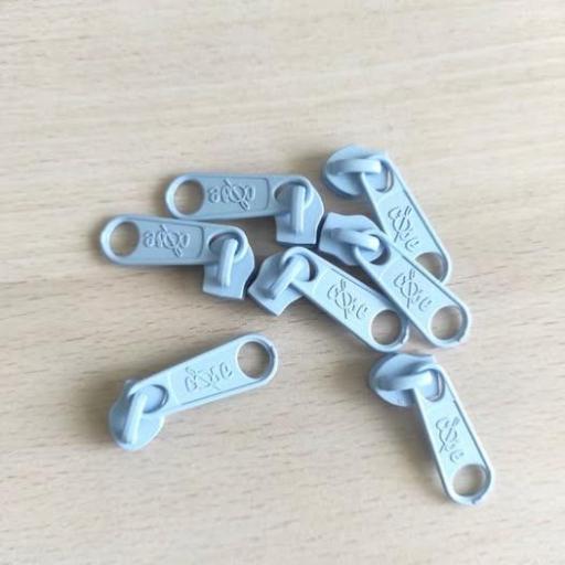 CURSOR PARA CREMALLERA NYLON DE 5 mm CELESTE 