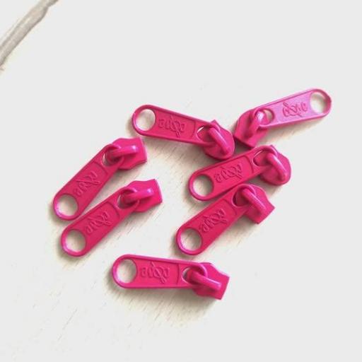 CURSOR PARA CREMALLERA NYLON DE 5 mm  FUCSIA 