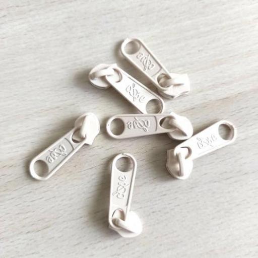 CURSOR PARA CREMALLERA NYLON DE 5 mm HUESO 