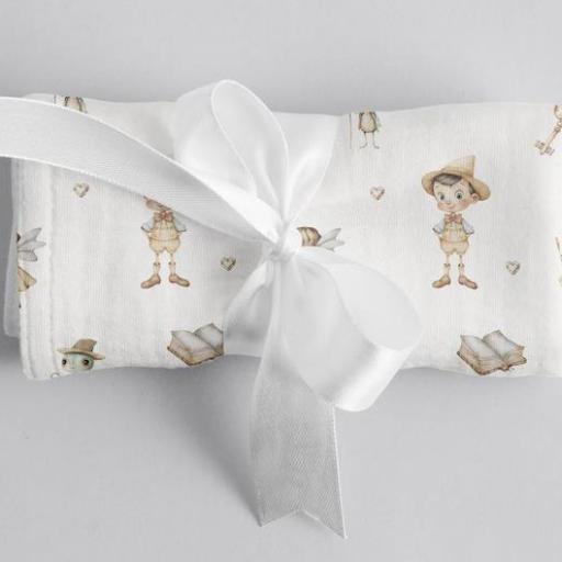 NIÑO DE MADERA     ( EN 10 TEJIDOS DISTINTOS ) [1]