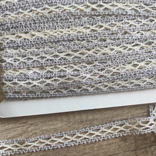 ENTREDÓS BOLILLO BICOLOR MARFIL- GRIS 17 mm