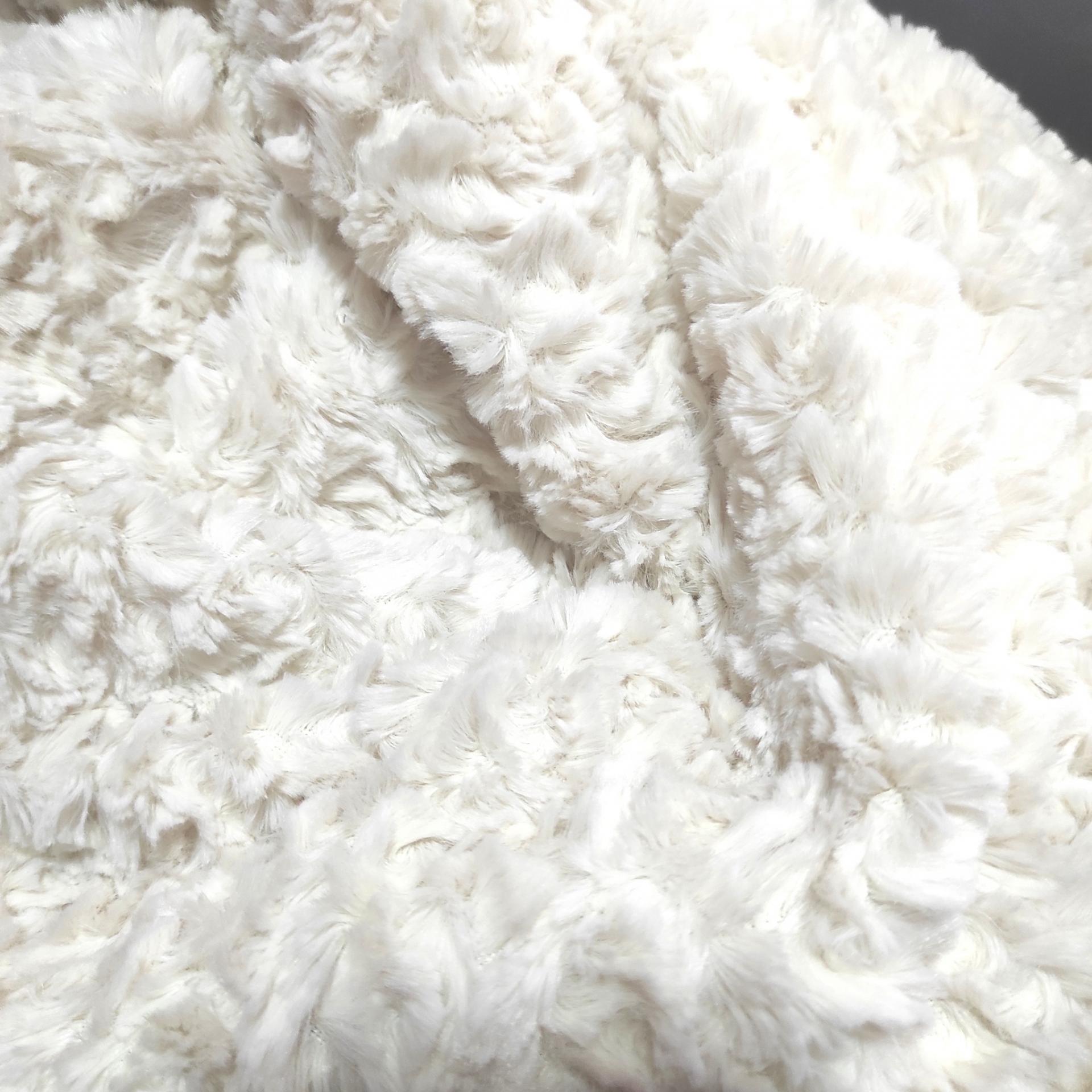 53 CM  MINKY RIZADO COLOR MARFIL