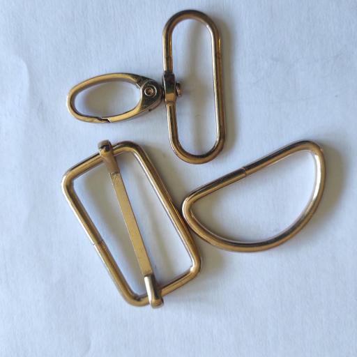 JUEGO DE MOSQUETONES PARA BOLSO METAL DORADO 40 mm  [0]