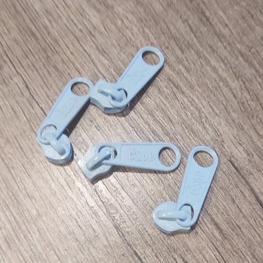 CURSOR PARA CREMALLERA NYLON DE 5 mm  CELESTE 583 [0]
