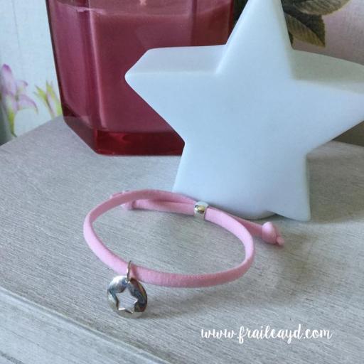 Pulsera de cordón elástico rosa con medalla redonda con estrella calada de plata [0]