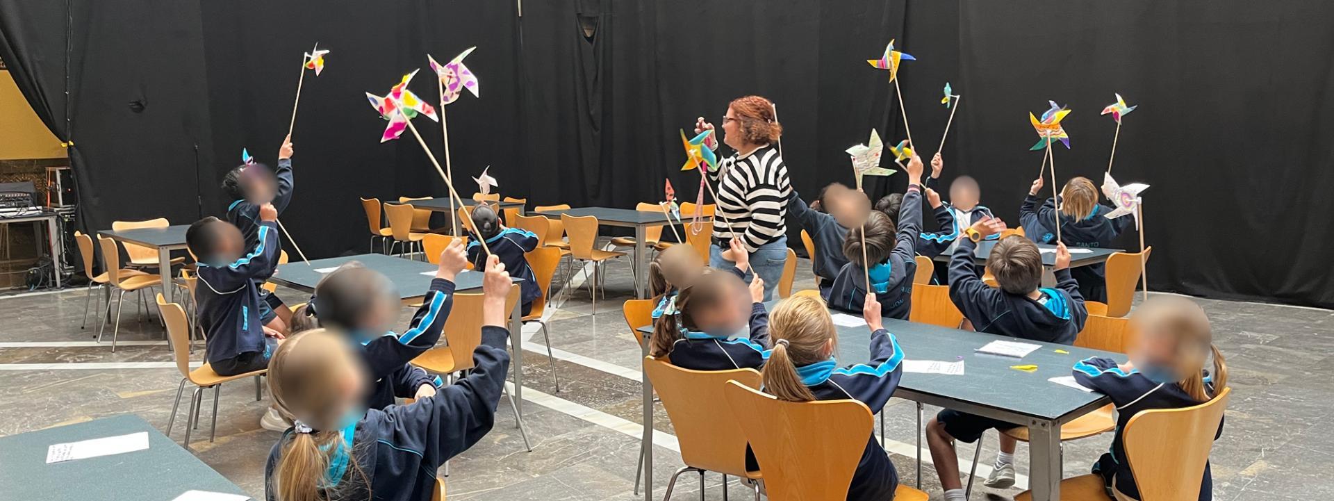 Poemas al aire: versos de Ángel González en movimiento