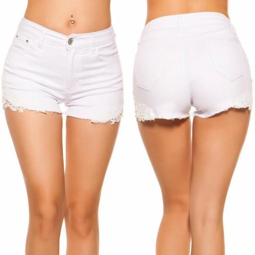 Jeans cortos con encaje blanco [3]