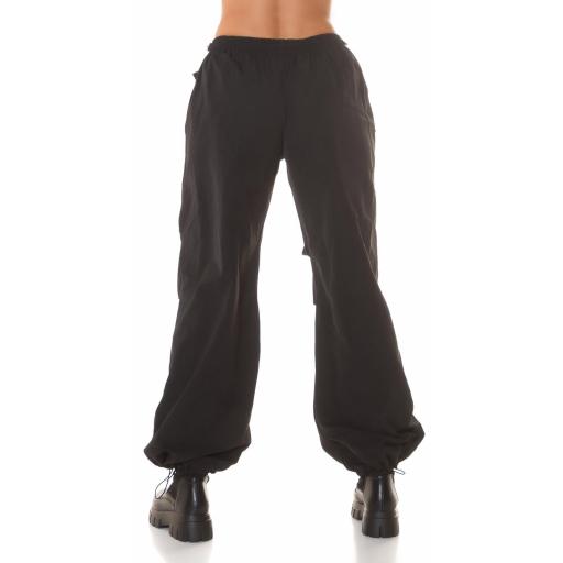 Pantalón negro oversize de mujer [3]