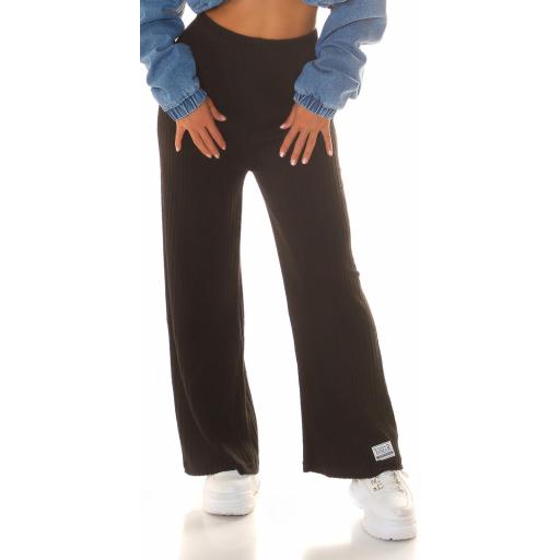 Pantalones negros acampanados y Canalé  [6]