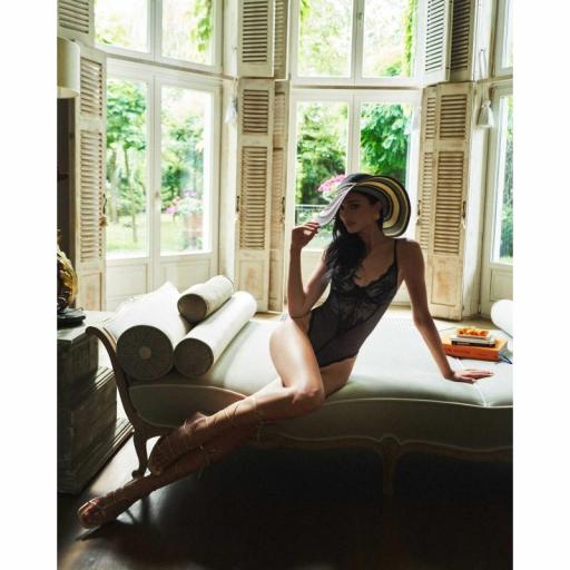 Body negro lujoso seductor y abertura [6]