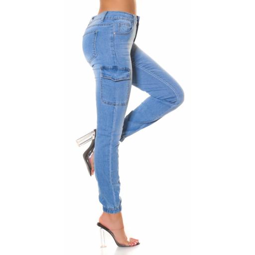 Jeans estilo cargo cintura alta azul [1]
