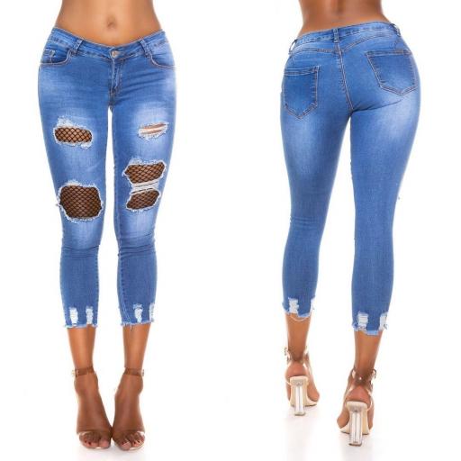 Jeans ajustados con parches  [2]
