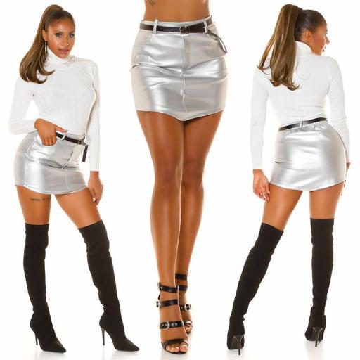 Minifalda de polipiel con cinturón plata