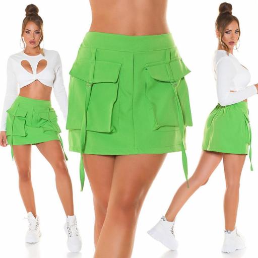 Minifalda de verano verde con bolsillos