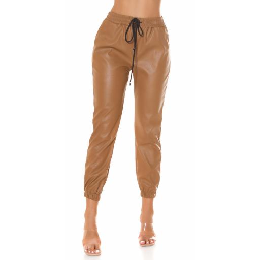 Pantalón jogger cuero capuchino [2]