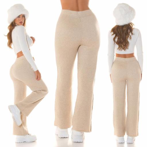 Pantalones acampanados casual beige