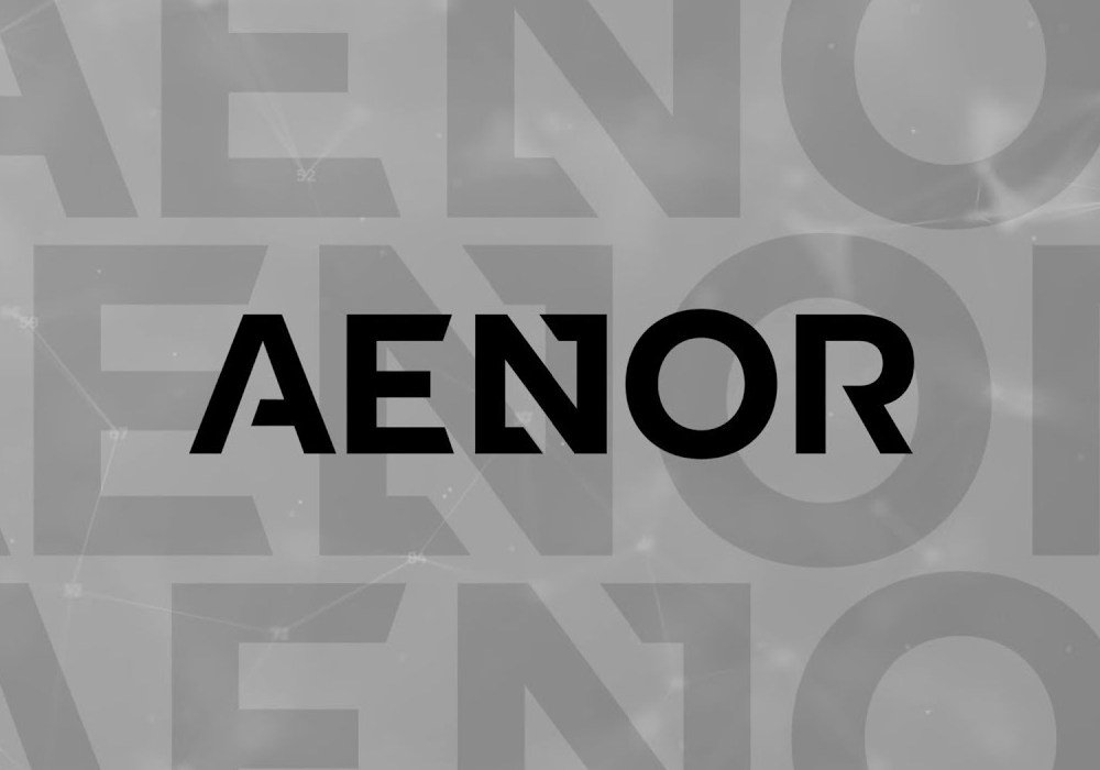 botella cristal con logo 3.jpg