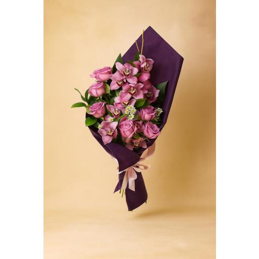 RAMO “Amor Lila”  (Orquídeas y Rosas)