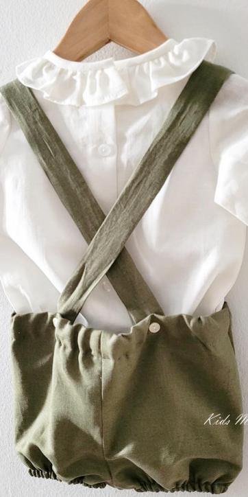 Conjunto bebe niño camisa canastilla y peto con tirantes verde oliva de Eva Martinez Artesanía [5]