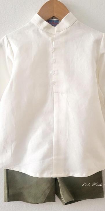 Conjunto ceremonia niño camisa y bermuda chino verde oliva de Eva Martinez Artesanía
