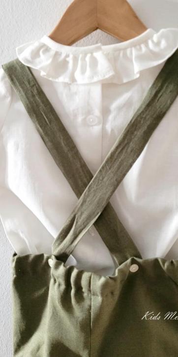Conjunto bebe niño camisa canastilla y peto con tirantes verde oliva de Eva Martinez Artesanía [1]