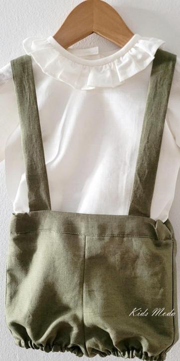 Conjunto bebe niño camisa canastilla y peto con tirantes verde oliva de Eva Martinez Artesanía [2]