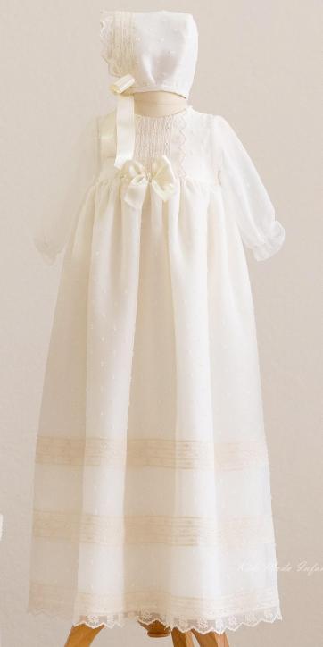 Faldón bautizo bebe plumeti de cristal beige Eva Martínez Artesanía