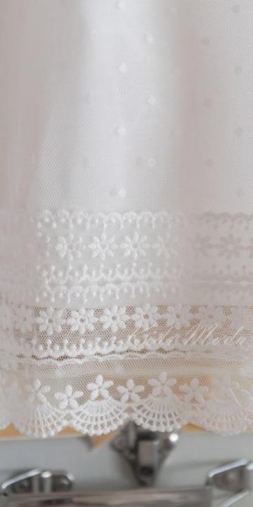 Faldón de Bautizo para Bebé en Tul Blanco con Cinta de Raso Verde Oliva – Eva Martínez Artesanía – Familia 2 [2]