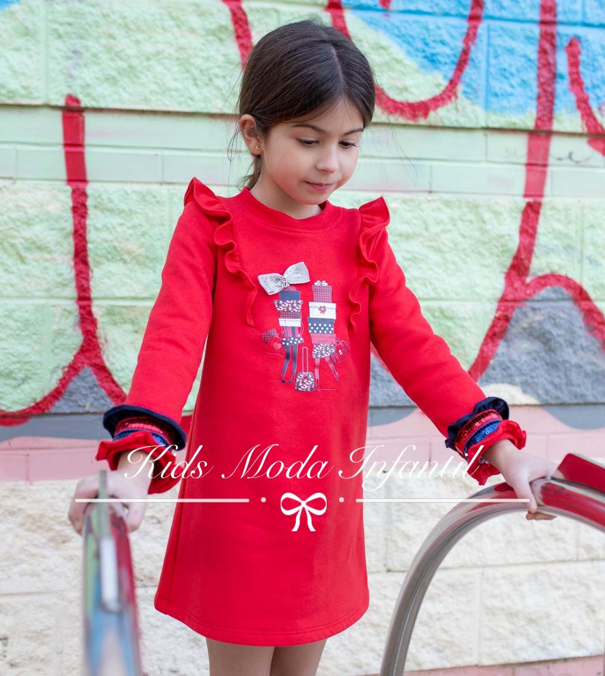 Vestido niña felpa rojo con volantes sobre hombros de Nekenia
