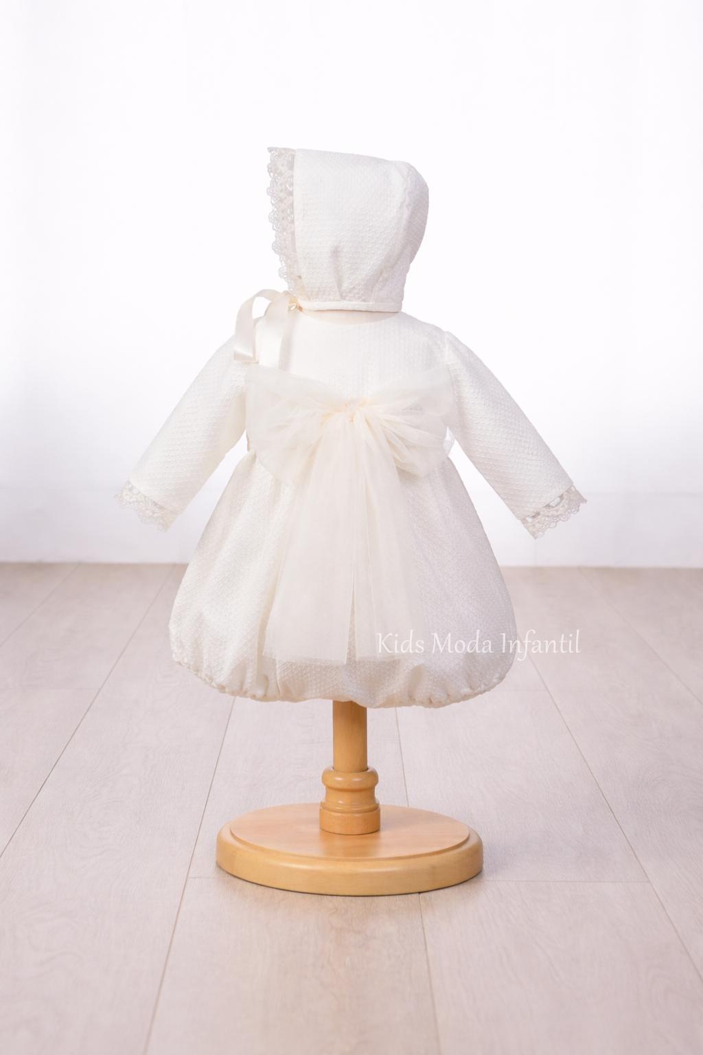 Pelele de Bautizo para Bebé en Tul Estampado Beige con Lazo de Tul Beige y Capota – Fabricación Española