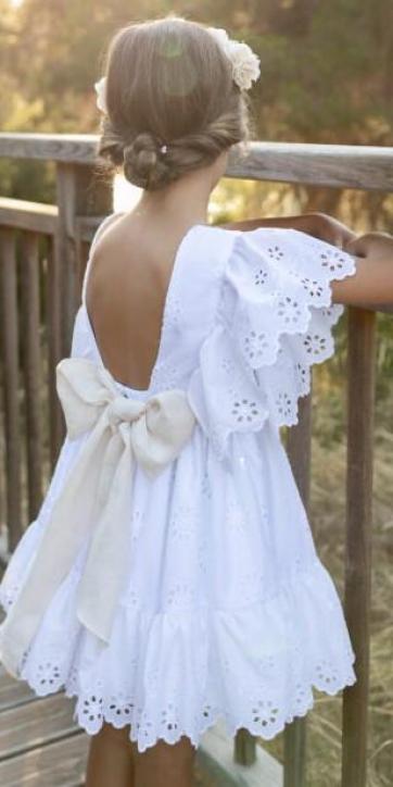 Vestido niña vestir bordado blanco con fajín beige de Coco Acqua