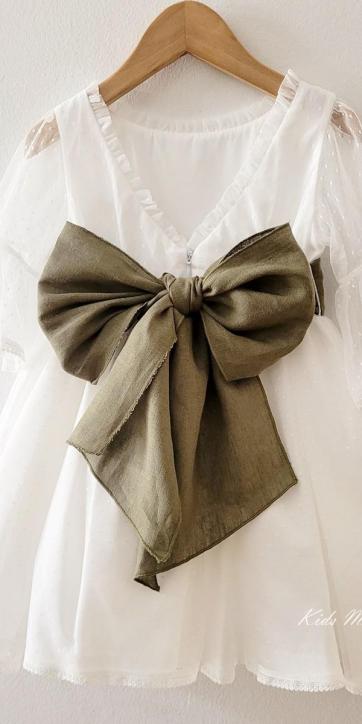 Vestido arras niña blanco tul con fajín lino verde oliva Coco Acqua Ceremonia 60444 [1]
